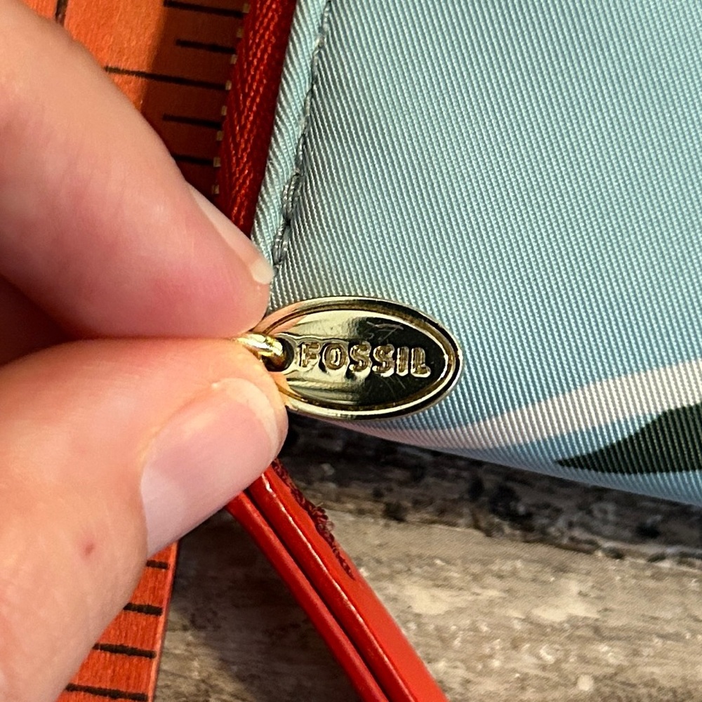 Fossil Sea Turtle Wallet - Picture 7 of 8
